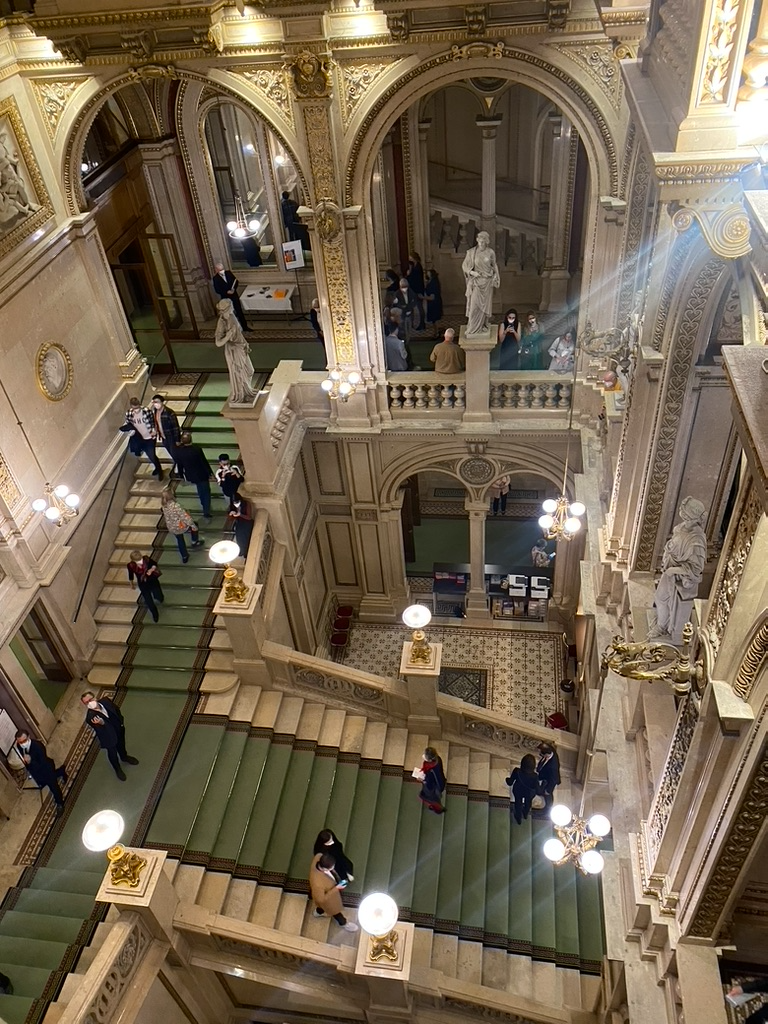 The Vienna Opera House, where she often went with friends or on dates